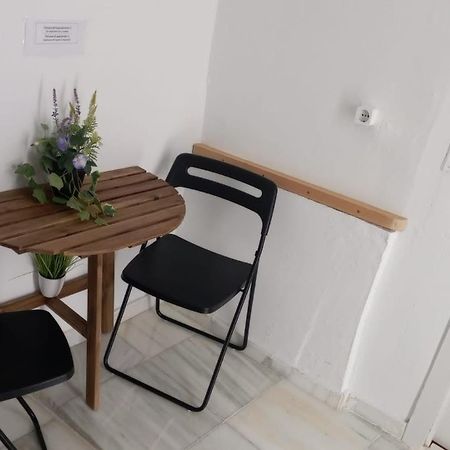 Malaguena Salerosa "Apartamento - Estudio Con Terraza" En Casa Tipica De 1 A 4 Dormitorios Málaga Exterior foto